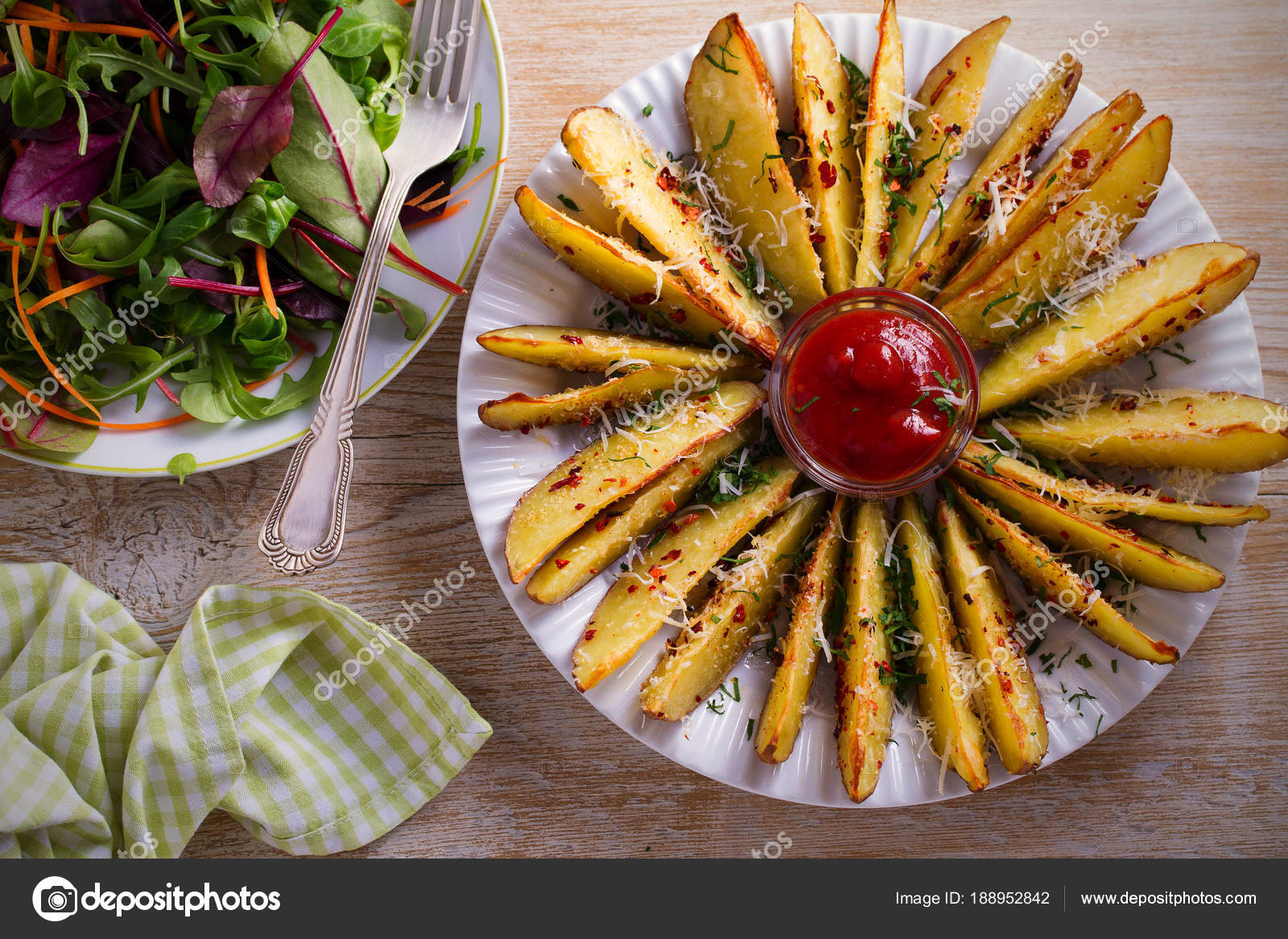 Fırında Parmesanlı Patates Fırında Parmesanlı Patates