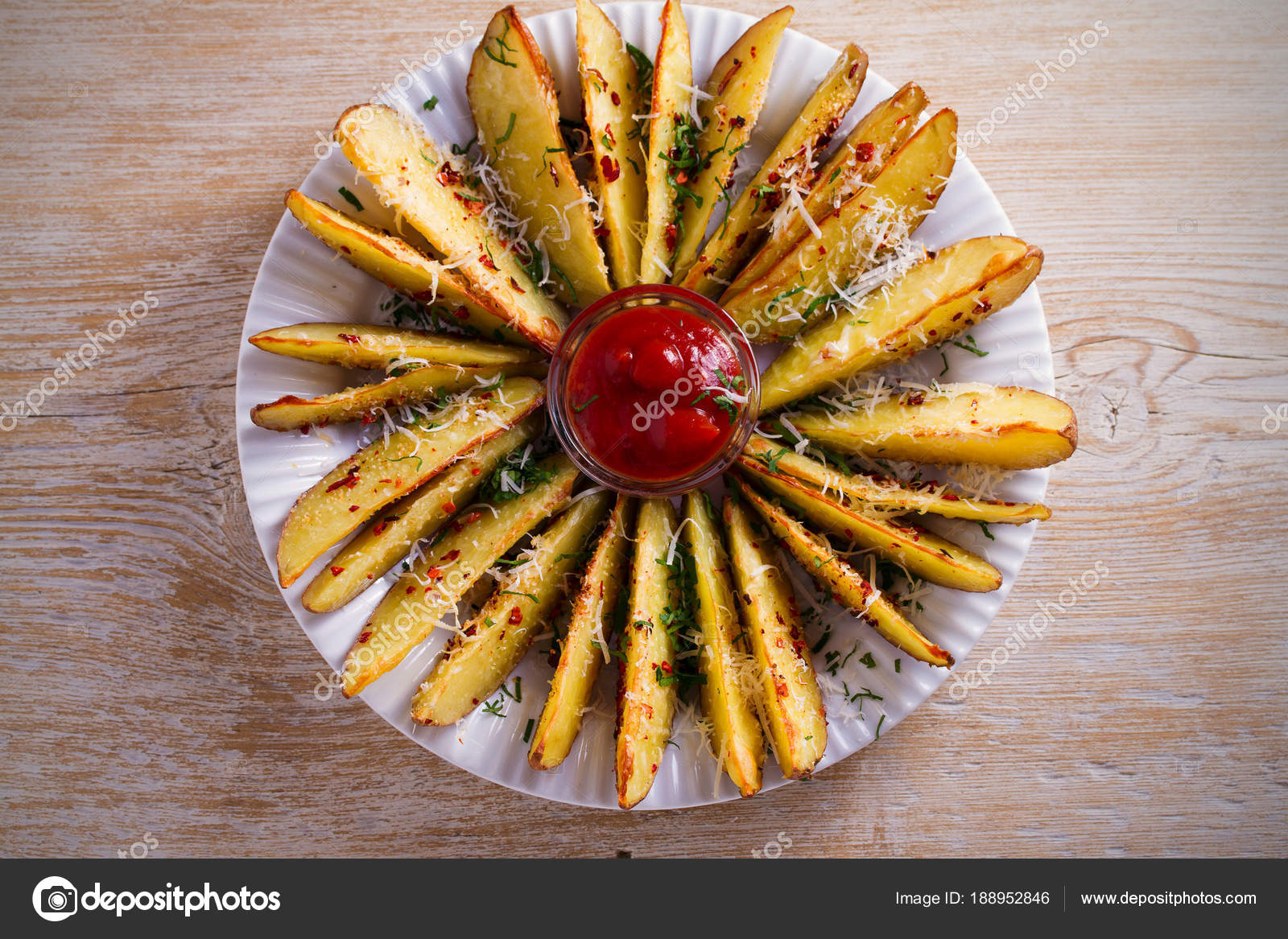 Fırında Parmesanlı Patates Fırında Parmesanlı Patates