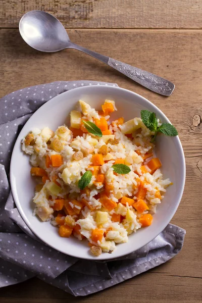Healthy Food Rice Porridge Pumpkin Apples Raisins Vegetarian Diet Dish — Stock Photo, Image