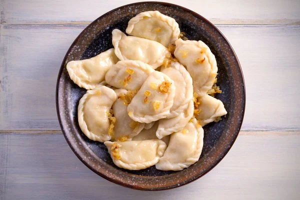 Pierogi Oder Pyrohy Varenyky Vareniki Knödel Serviert Mit Karamellisierten Gesalzenen — Stockfoto