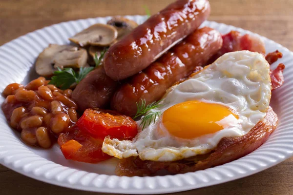 Full English Irish Breakfast Sausages Bacon Egg Mushrooms Tomatoes Beans — Stock Photo, Image