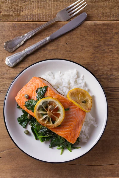 Salmon Fillet Rice Spinach Lemon Salmon Garnish Fish Healthy Dinner — Stock Photo, Image