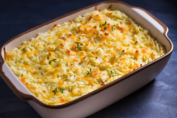 Shepherd Pie Vagy Cottage Pie Casserole Sütő Edényben Vízszintes Kép — Stock Fotó