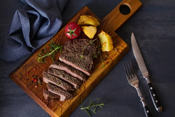 Grilled Fillet Beef Steak Potatoes Serving Board View Top View — ストック写真