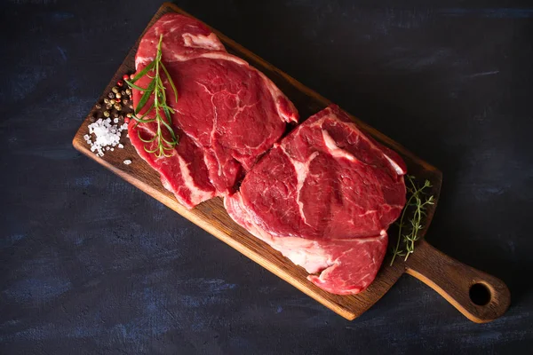Raw Fresh Meat Beef Steak Fillet Wood Chopping Board Dark — ストック写真