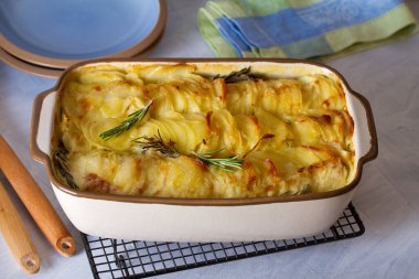 Patates graten, garnitür. Patates püresi ya da patates püresi. Sağlıklı vejetaryen yemeği