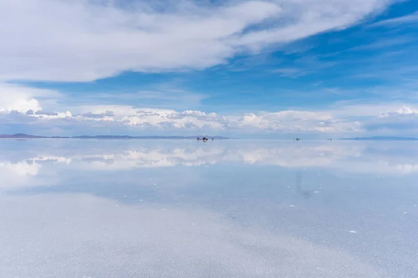 Επίσκεψη Στο Φοβερό Διαμερίσματα Αλάτι Της Uyuni — Φωτογραφία Αρχείου