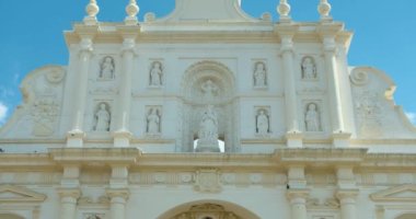 Antigua Katedrali de Santiago veya Katedral de San Jose Kilisesi Cephesi