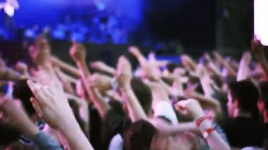 Hedef kitleye açık konser, yakın çekim