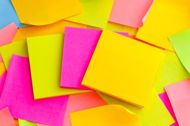 Arka plan, renkli yapışkan notlar
