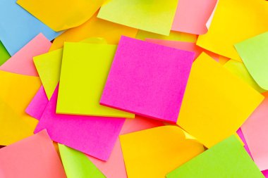Arka plan, renkli yapışkan notlar