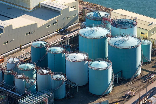Oil tank on oil refinery — Stock Photo, Image