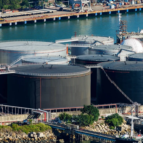 Oil tank and Natural Gas storage tanks (Black and White) — Stock Photo, Image