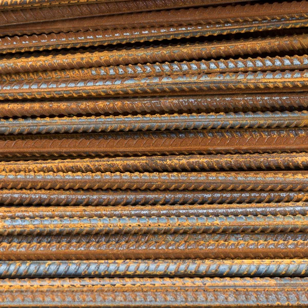 Paslı çelik takviye çubukları