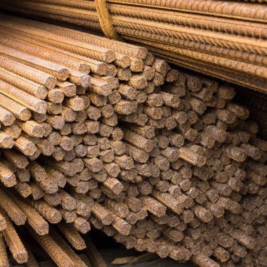 Paslı çelik takviye çubukları