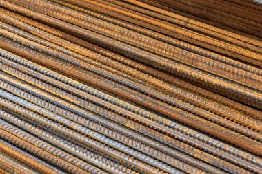 Paslı çelik takviye çubukları