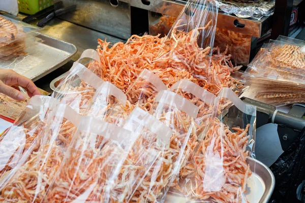 Brandelli di calamari alla griglia (street food coreano ) — Foto Stock