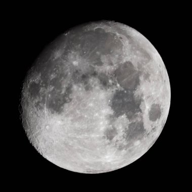 Üzerinde koyu siyah gökyüzü moon 