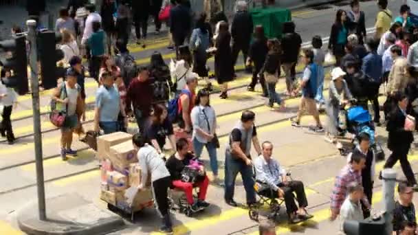 Hong Kong China Maart 2018 Zijn Drukke Mensen Oversteken Van — Stockvideo