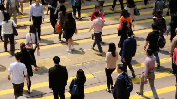 Hongkong Kina Mars 2018 Trångt Personer Korsar Gatan Central Hong — Stockvideo