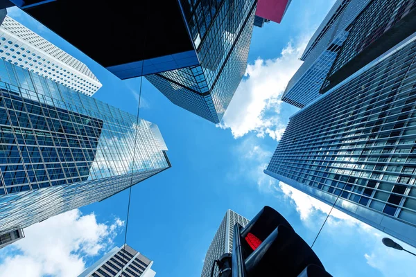 Moderna skyskrapor sköt med perspektiv — Stockfoto
