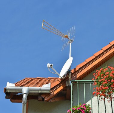 Çatıdaki antenler