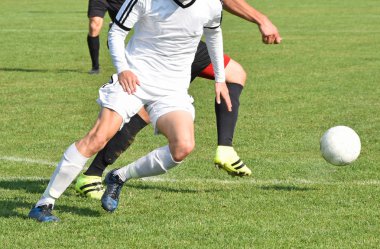 Açık havada futbol oynamak