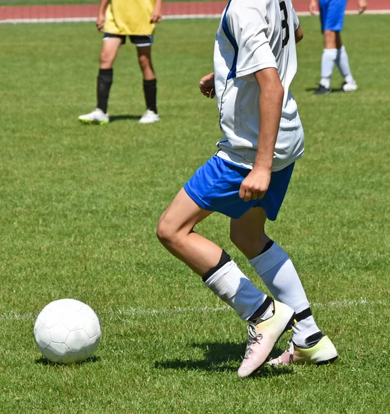 Jogo de futebol infantil — Fotografia de Stock