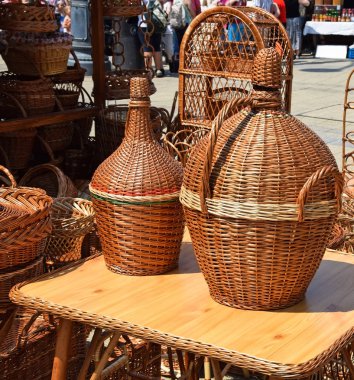 Hasır yapılan testiler