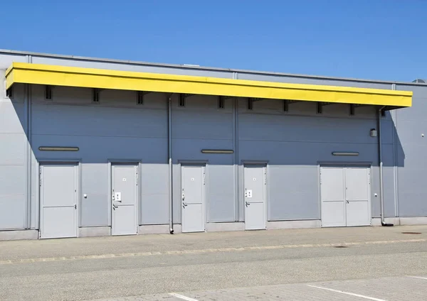 Back doors of the warehouse — Stock Photo, Image