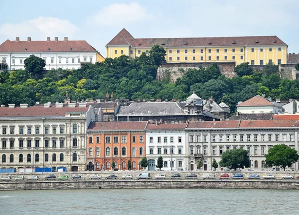 Gamla byggnader i budapest, Ungern — Stockfoto