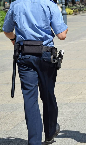 Polisman på gatan — Stockfoto