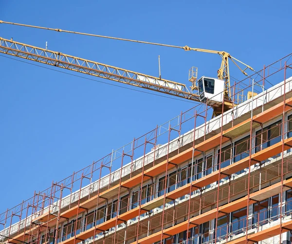 Tower crane at the construction site — Stock Photo, Image
