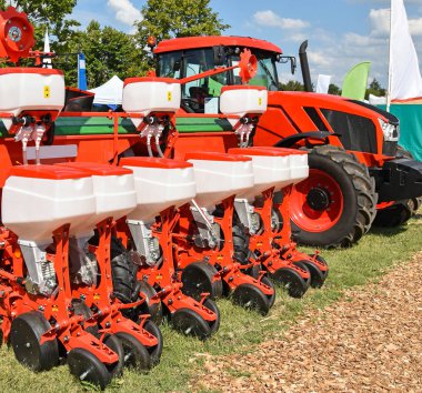 Traktör ve bitki püskürtme makineleri