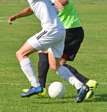 Playeing futbol yaz aylarında