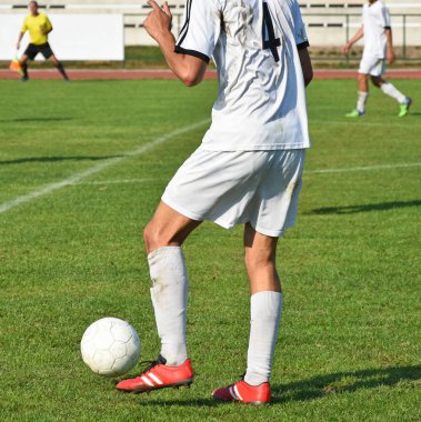 Açık havada futbol oynamak