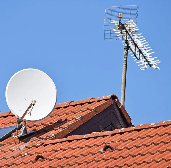 Çatıdaki antenler — Stok fotoğraf