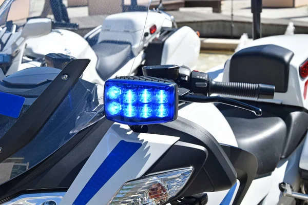 Luces azules en la motocicleta de la policía — Foto de Stock