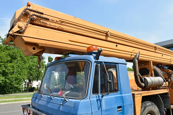 Old crane vehicle — Stock Photo, Image