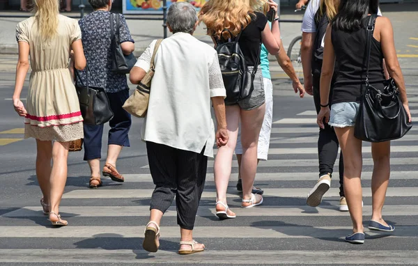 Pedestrians on the zebra crossing — Stock Photo, Image