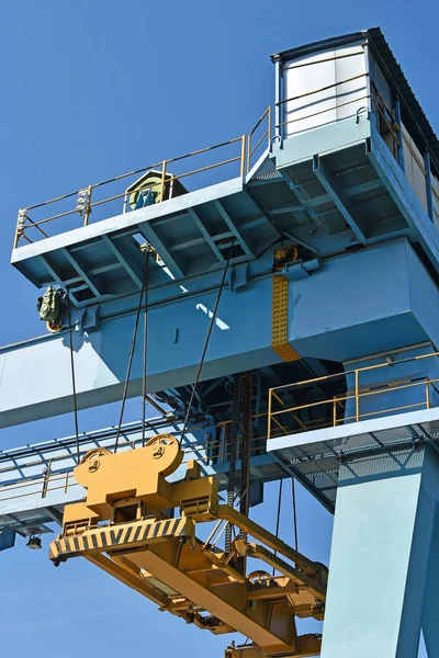 Large container crane — Stock Photo, Image