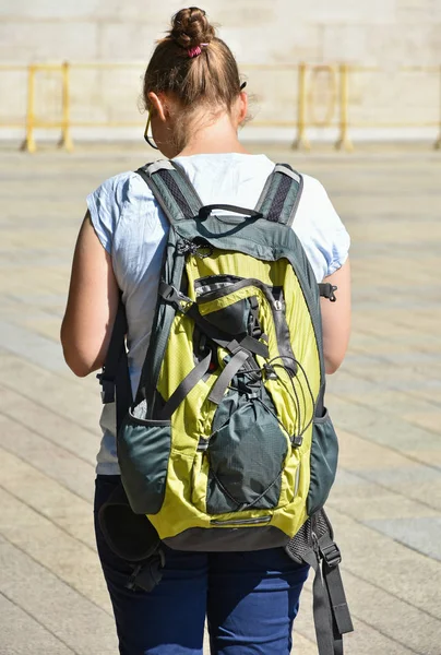 Sırt çantalı kadınlar