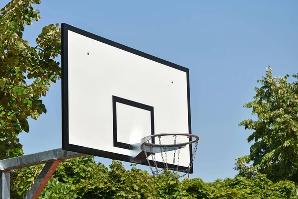 Aro de baloncesto al aire libre — Foto de Stock