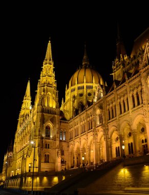 Parlamento Binası Budapeşte gece, Macaristan