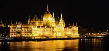 Parlamento Binası Budapeşte gece, Macaristan