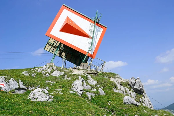 Turist üye üst kısmında bir dağa Veitsch, Avusturya — Stok fotoğraf