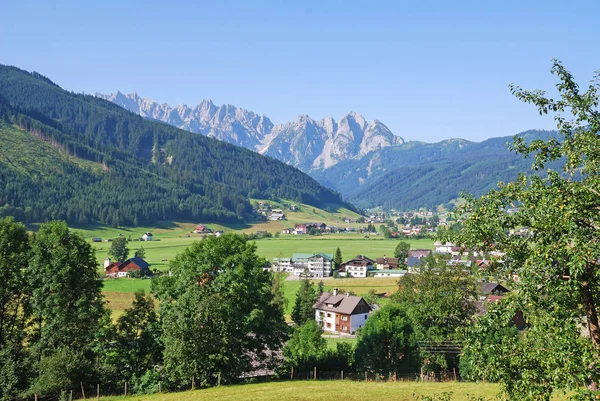 Gosau village in the dell, Austria — Stock Photo, Image