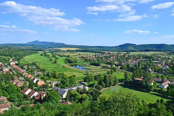 Вид сверху на венгерскую деревню — стоковое фото