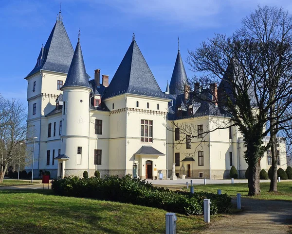 Château dans la ville de Tiszadob, Hongrie — Photo