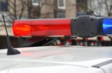Polis arabasının ışıklar